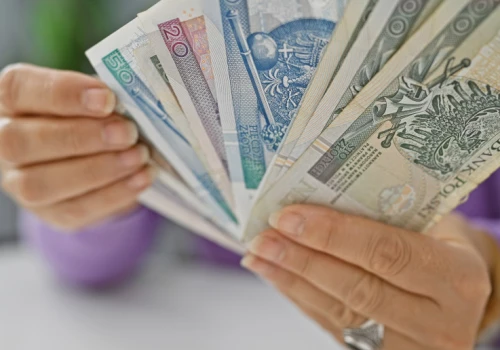200 proc. przeciętnego wynagrodzenia. Ten bon ma pomóc w przeprowadzce
