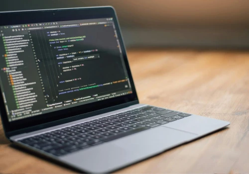 Jak wybrać software house do budowy SaaS? Przewodnik i ranking firm 2026