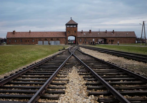 Ludzie Brauna nie wpuszczeni na obchody pamięci do Auschwitz. Komunikat muzeum