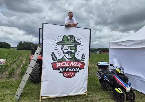 Bednary u RNKO i Demofarma Agrosimex na Kujawach. Rolnicy tłumnie zjechali do Serocka