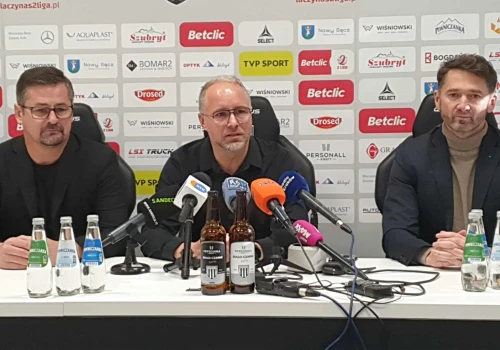 Rafał Smalec zostaje w Sandecji Nowy Sącz. Nowy kontrakt trenera