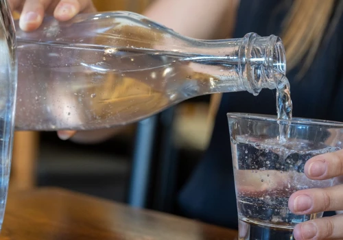 Burza w karafce wody dla gości. Restaurator o tym, na czym naprawdę się zarabia