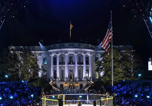 Gala MMA przed Białym Domem. Wśród gości Nawrocki i Zuckerberg