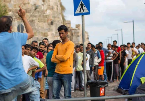 Migranci w tabelach, ludzie na ulicach