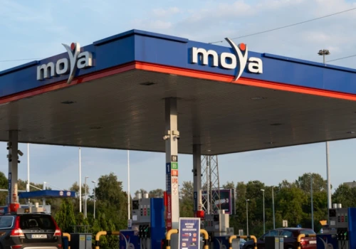 Ponad 540 stacji i miliardy litrów paliwa. Polska firma została sprzedana