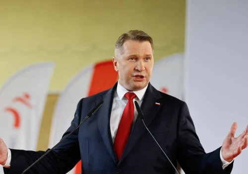 Nawet 2500 zł bez podatku. Czarnek kusi emerytów 
