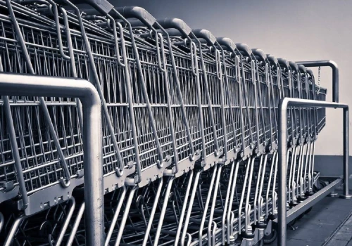 Ofiarami wojny handlowej sieci detalicznych są polscy rolnicy i producenci żywności. Przyjdzie też czas na konsumentów