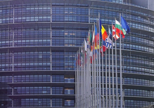 Bruksela luzuje budżet na armię i klimat. Polska liderem wydatków