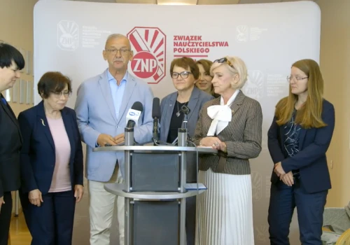 W siedzibie ZNP zaprezentowano wyniki ogólnopolskiego badania na temat stresu w zawodzie nauczyciela. „Problem jest systemowy i potrzebne jest systemowe rozwiązanie”
