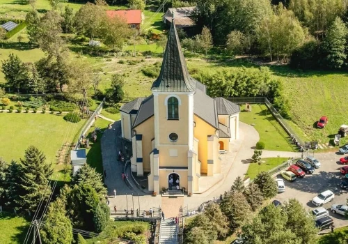 Od czasów Łokietka do współczesności. 700 lat historii parafii w Łączkach Kucharskich