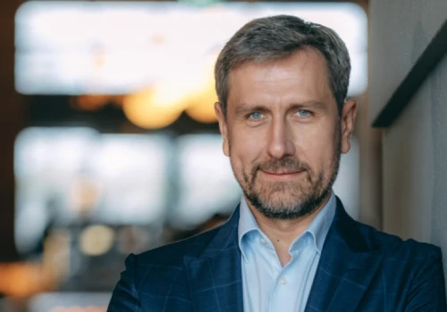 Miał leczyć ludzi, a zaczął budować miasta. Jarosław Bator o swojej drodze do nieruchomości