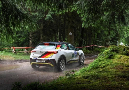 Opel Mokka GSE Rally dał prawdziwy spektakl. Zwycięzca wykorzystał błąd lidera
