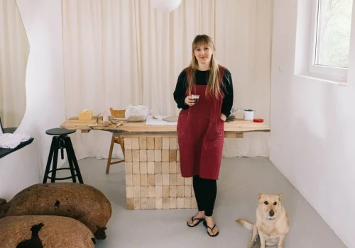 „Chcę tworzyć naczynia, które mają znaczenie”. Kim jest założycielka Wypal Studio?