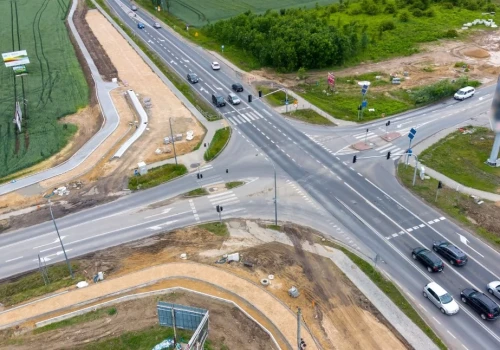 Rusza budowa ronda przy centrum handlowym koło Ciechanowa. Będą utrudnienia w ruchu