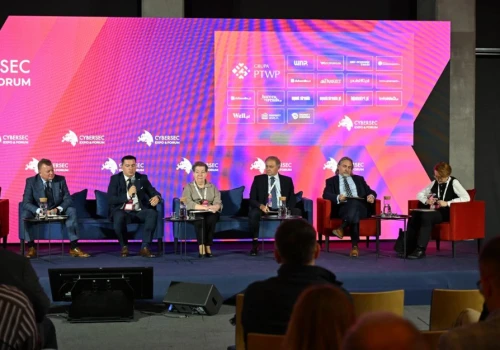 Polska wchodzi w wielką reformę. Przed firmami nowe obowiązki, dla spóźnialskich surowe kary