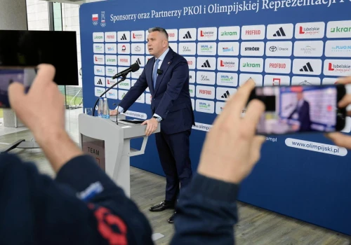 Piesiewicz pod ścianą. Przegłosowali kluczową uchwałę