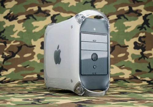 Apple wyprzedził Anthropic o 27 lat. Pentagon uznał ich komputer za broń