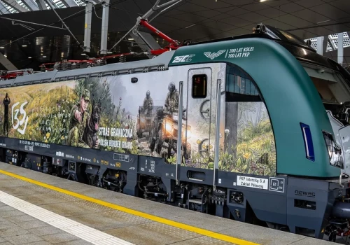 Ten pociąg PKP będzie kursował przez całą Polskę. Kryje wyjątkową historię