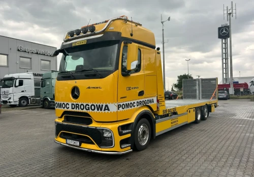 Actros ProCabin w dolnośląskiej pomocy drogowej – 2553 z dwuczęściową rampą