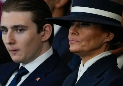 Dawno niewidziany Barron Trump zaskoczył metamorfozą. Fryzura jak u ojca przykuła uwagę