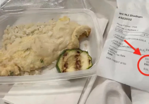 Polski dziennikarz zapłacił fortunę za kurczaka z ryżem na Mundialu. Cena posiłku powala