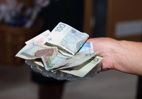 ZUS ma formularz, który zwiększa wypłaty. Nie każdy senior o nim wie