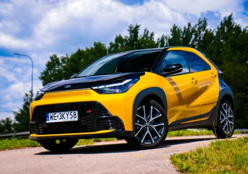 Test Toyota Aygo X Hybrid. Małe, zwinne i koniecznie na lata