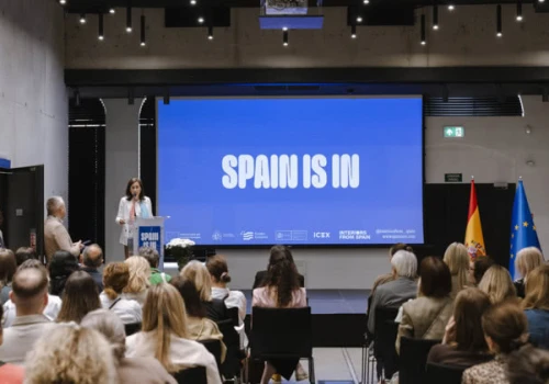 Dlaczego polscy architekci zachwycili się hiszpańskim wzornictwem? Relacja ze SPAIN IS IN