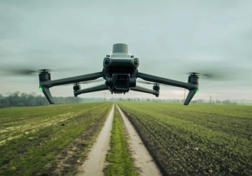 Dron znalazł sposób na chwasty. Rolnicy ograniczają opryski nawet o 90 proc.