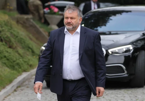 Żurek odwołał żonę bliskiego współpracownika Nawrockiego. Ujawniono szczegóły