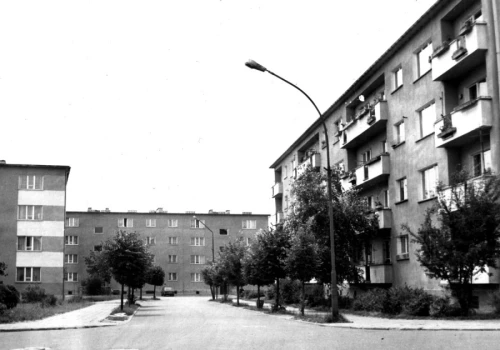 Wejścia do tych bloków można było rozpoznać samym dotykiem