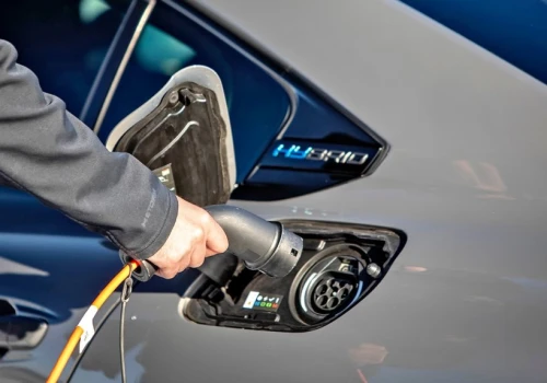 Organizacja, która pomogła ujawnić aferę Dieselgate, nie zostawia suchej nitki na hybrydach plug-in