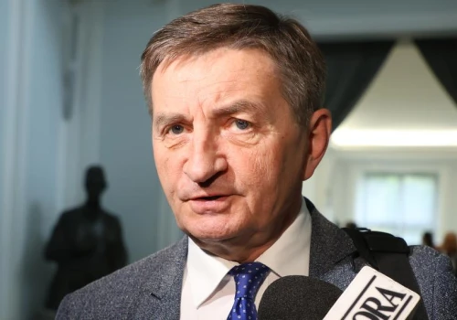 Represjonowany Kuchciński pokazał majątek. Dom za milion, mało gotówki i pożyczka z Sejmu