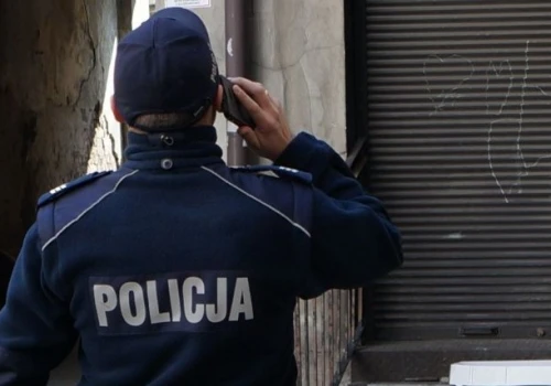 MSWiA chce ułatwić komunikację policjantów z cudzoziemcami. Proponuje zmiany