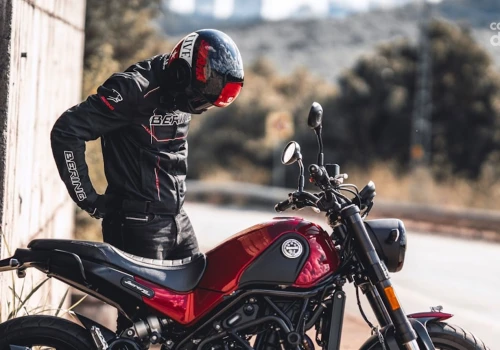 Bezpieczny start w nowy sezon – gdzie szukać certyfikowanej odzieży motocyklowej?
