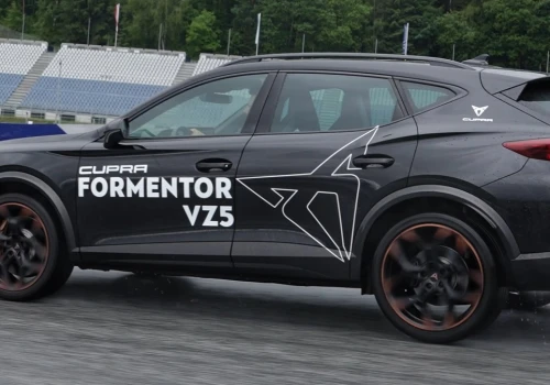 Zabrałem Cuprę Formentor na tor. Ten SUV jest jak wyścigówka