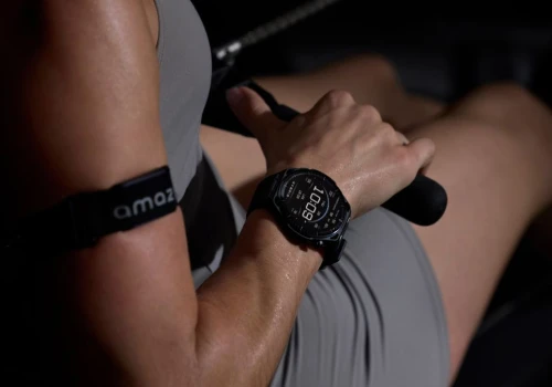 Amazfit chce być trenerem od HYROX. Nowe zegarki i Zepp App mają w tym pomóc