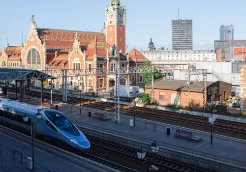 Podróż pociągiem z Warszawy do Gdańska w 100 minut? Duże plany inwestycyjne na kolei