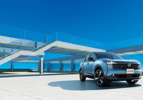Nissan Kicks e-POWER jeździ jak elektryk, ale nie potrzebuje ładowarki