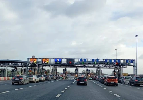 13 firm chce projektować rozbudowę A4 pod Krakowem. W planach trzeci pas i likwidacja bramek