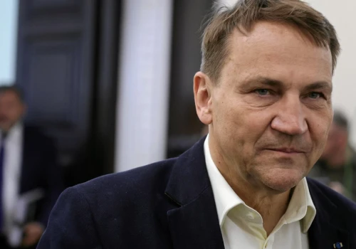 Sikorski skomentował zachowanie Bąkiewicza w Berlinie. 