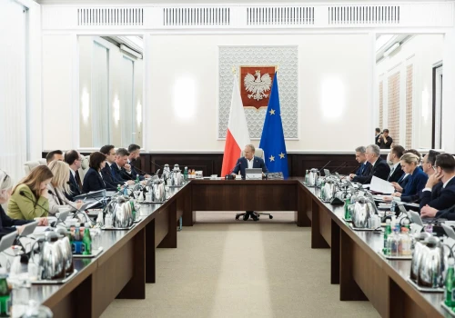 Większa jawność wynagrodzeń lekarzy. Przygotowania do utworzenia stałej bazy wojsk USA w Polsce