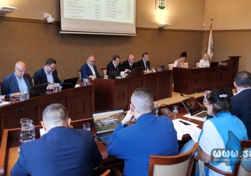 Drogi, wywóz śmieci, komunikacja, inwestycje i bezpieczeństwo. Mieszkańcy mogą powiedzieć, jak oceniają Jaworzno