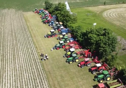 AgroShow 2026 w Trzciance przyciągnęło tłumy. Uczniowie pokazali sprzęt, który robi wrażenie!