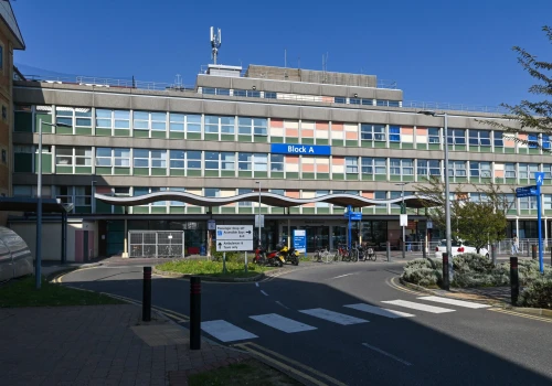 Szczury, karaluchy i grzyb! Pracownicy NHS ujawniają tragiczny stan szpitali