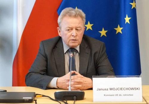 Tusk obiecywał rolnikom 48 mld euro w ramach WPR. Będzie o połowę mniej