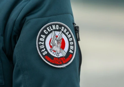 Skarbówka wykryła nowy schemat wyłudzeń. 800 mln zł dosłownie rozpłynęło się w powietrzu