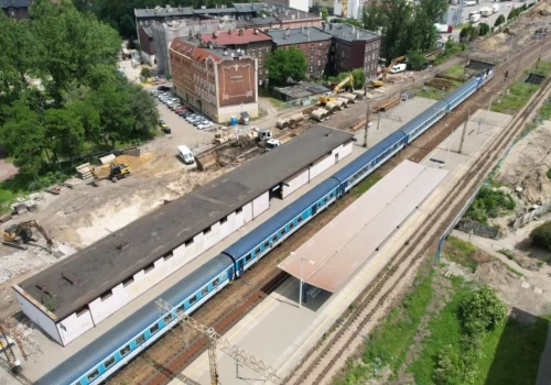 Rozpoczyna się przebudowa przejścia podziemnego pod torami i budowa nowego peronu w Szopienicach