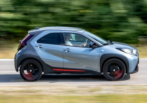 Które auta kierowcy najwyżej ocenili pod względem niezawodności? Mała Toyota na czele rankingu na 2026 r.