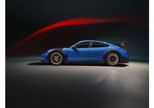 Porsche odświeżyło Taycana. Teraz ma osiem biegów, większy zasięg i specjalny pakiet torowy